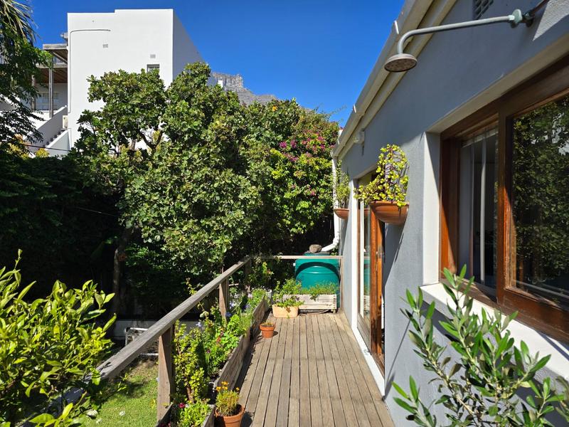 4 Bedroom Property for Sale in Vredehoek Western Cape